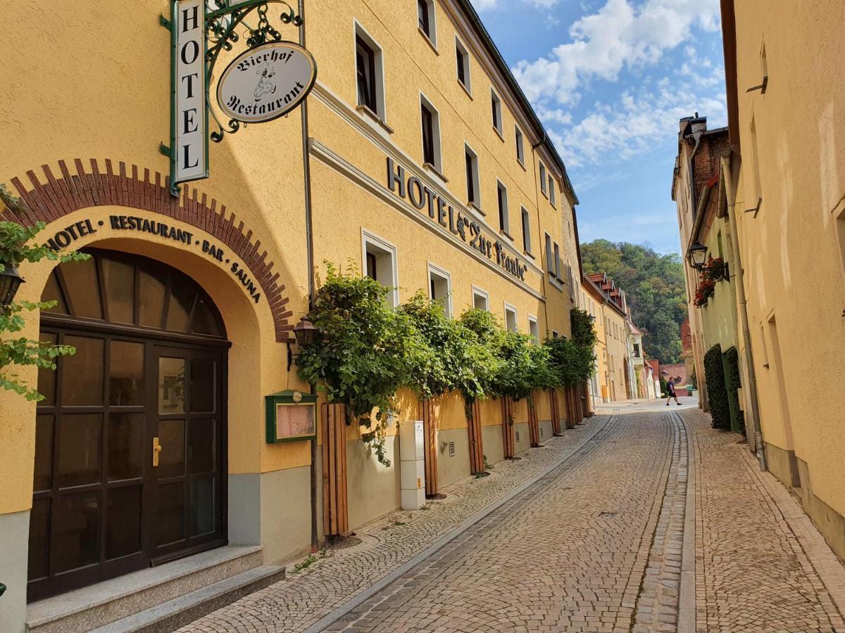 Hotel Zur Traube Freyburg Bagian luar foto