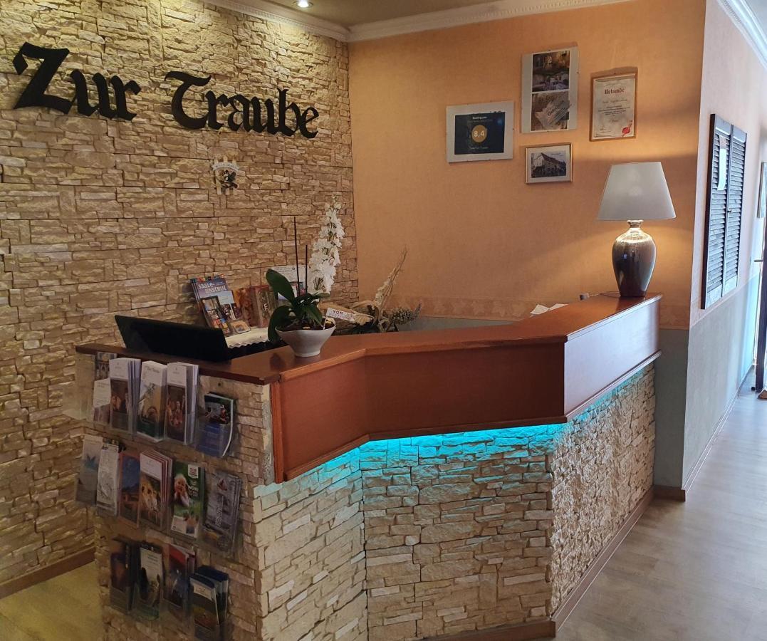 Hotel Zur Traube Freyburg Bagian luar foto