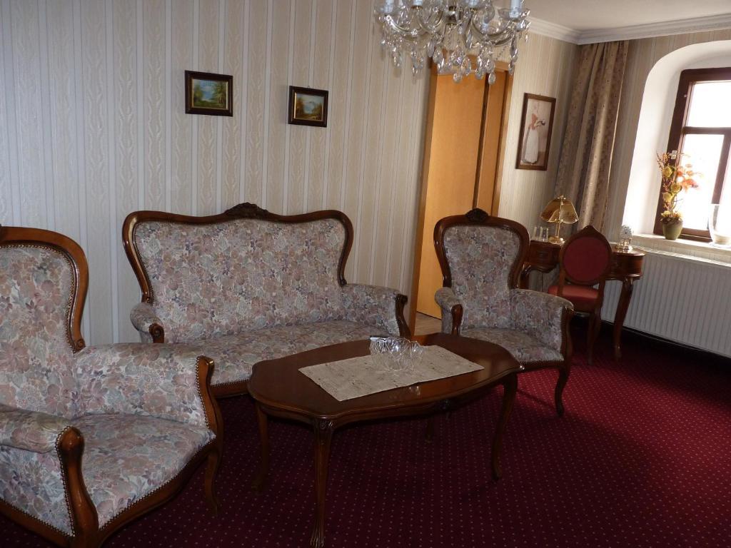 Hotel Zur Traube Freyburg Ruang foto