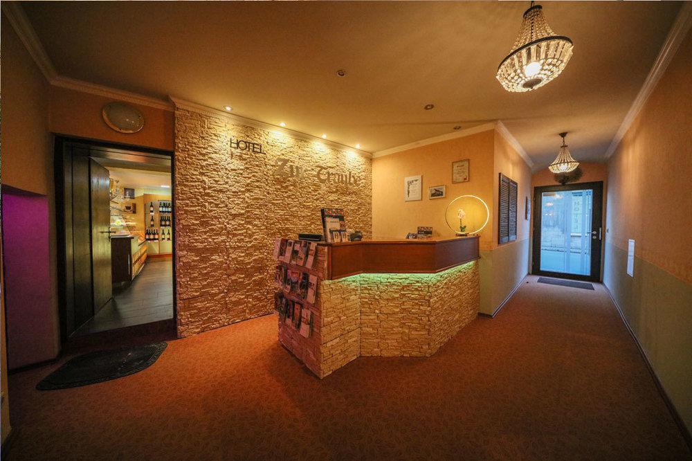 Hotel Zur Traube Freyburg Bagian luar foto