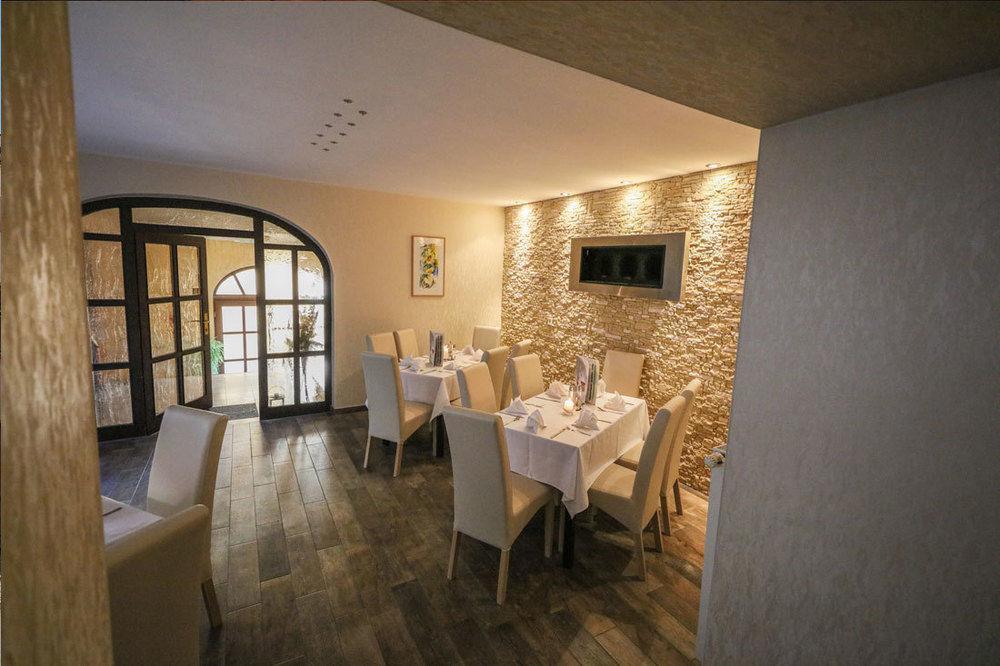 Hotel Zur Traube Freyburg Bagian luar foto